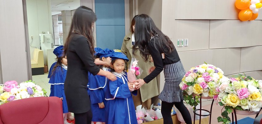 북부청어린이집 선물 증정 (1).jpg